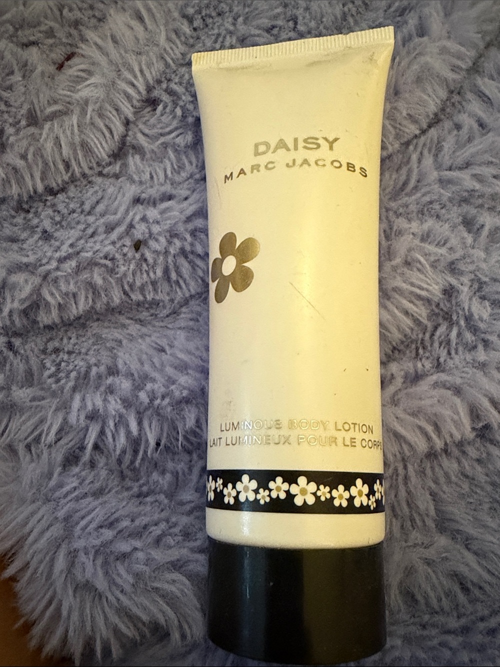 Marc Jacobs Daisy Luminous Body Lotion - White & Black